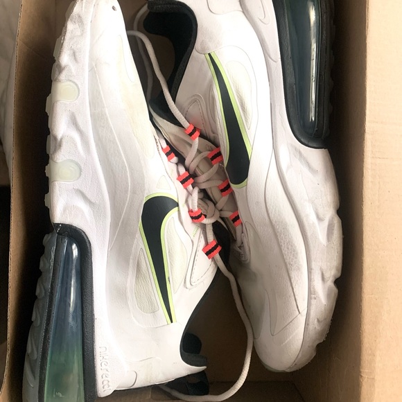 Nike Shoes - Nike air Max React